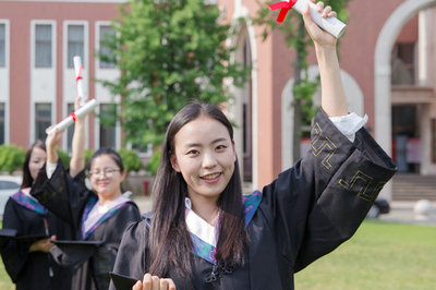中國(guó)傳媒大學(xué)在職研究生 中國(guó)傳媒大學(xué)在職研究生
