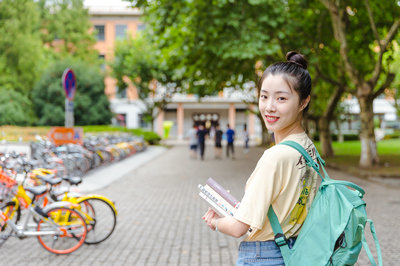 中國傳媒大學(xué)在職研究生 中國傳媒大學(xué)在職研究生