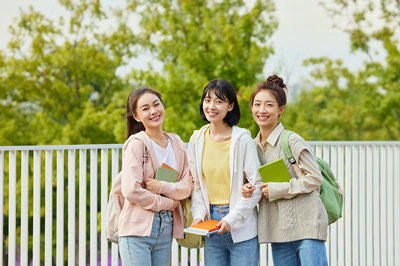 中國傳媒大學(xué)在職研究生 中國傳媒大學(xué)在職研究生